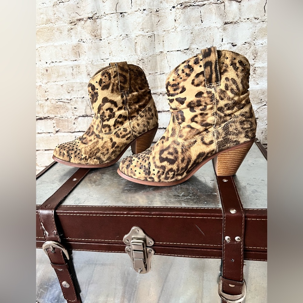 Dingo Leopard Booties